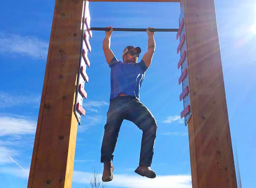 Climbing challenges on the ninja course